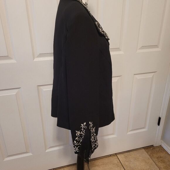 Plaza South woman's suit embroidered blazer - Picture 2 of 8